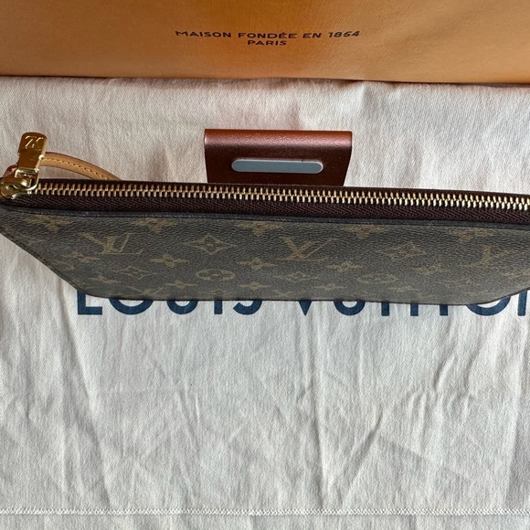Authentic LV Monogram Pochehette - Picture 3 of 7